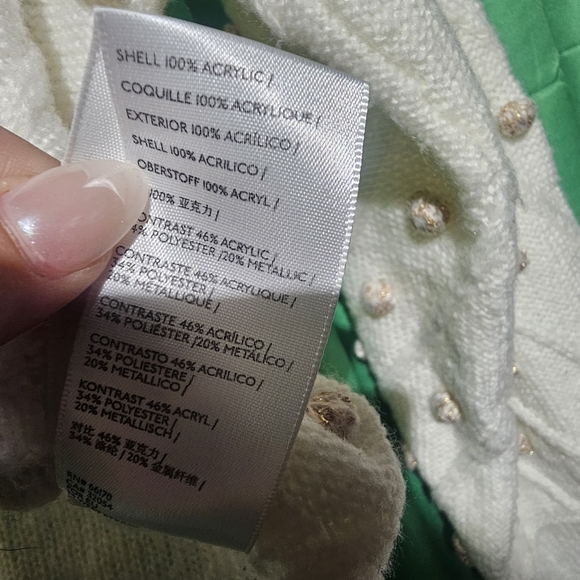 Urban Outfitters Crop Cream Sweater Pom Pom Details Size Medium PTP 21 Length 17 - Picture 6 of 6